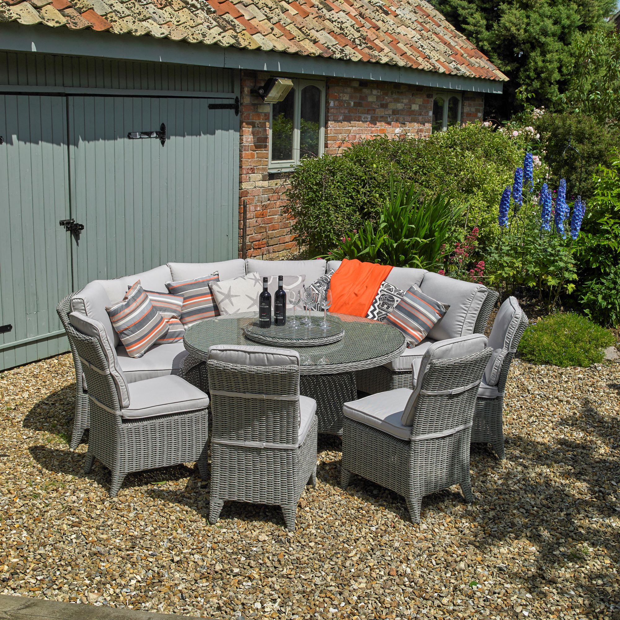 Dining set Otter Garden Centres