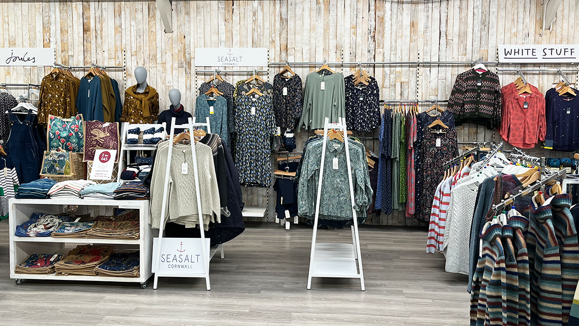 Large discount clothing stores