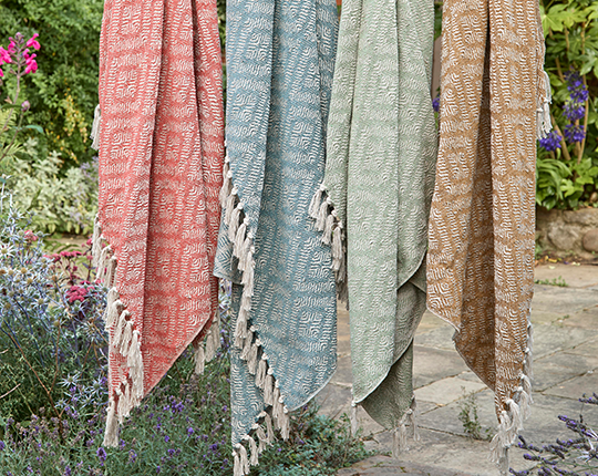 Walton Throws carosel 1