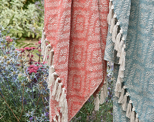 Walton Throws carosel 3